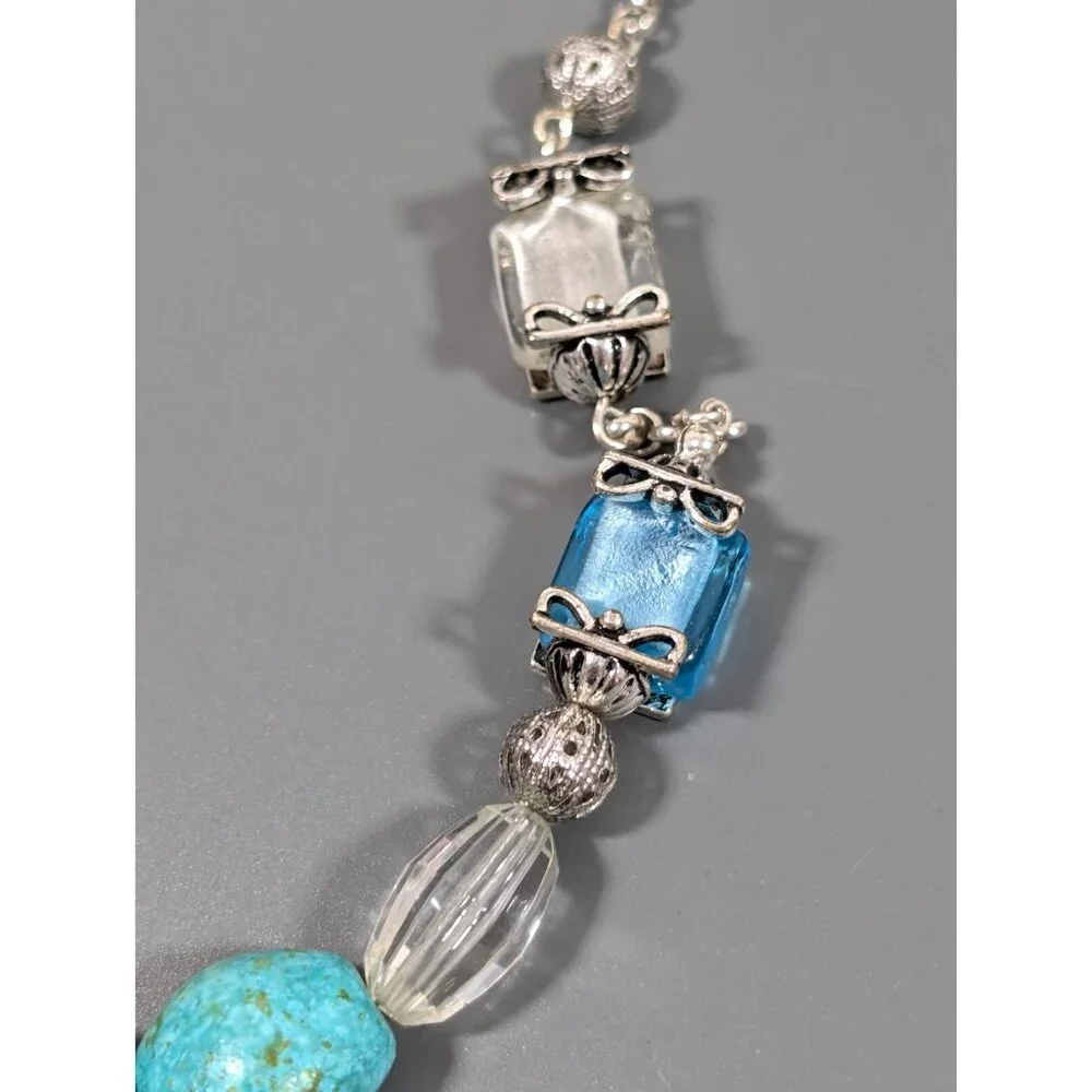 Avon Blue Faux Turquoise Green Glass and Acrylic Bead Necklace Beach Coastal 19